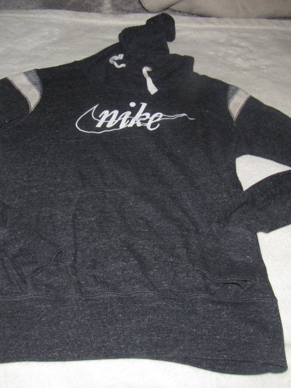Nike Gym Vintage Pullover black heather Top  Size Small  USED